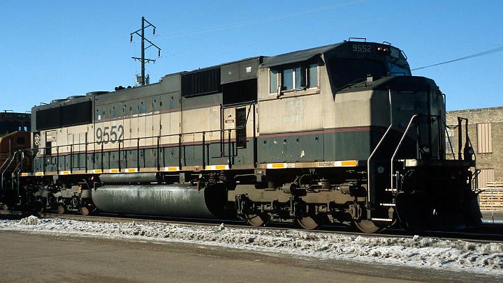 BN 9552 - SD70MAC.jpg